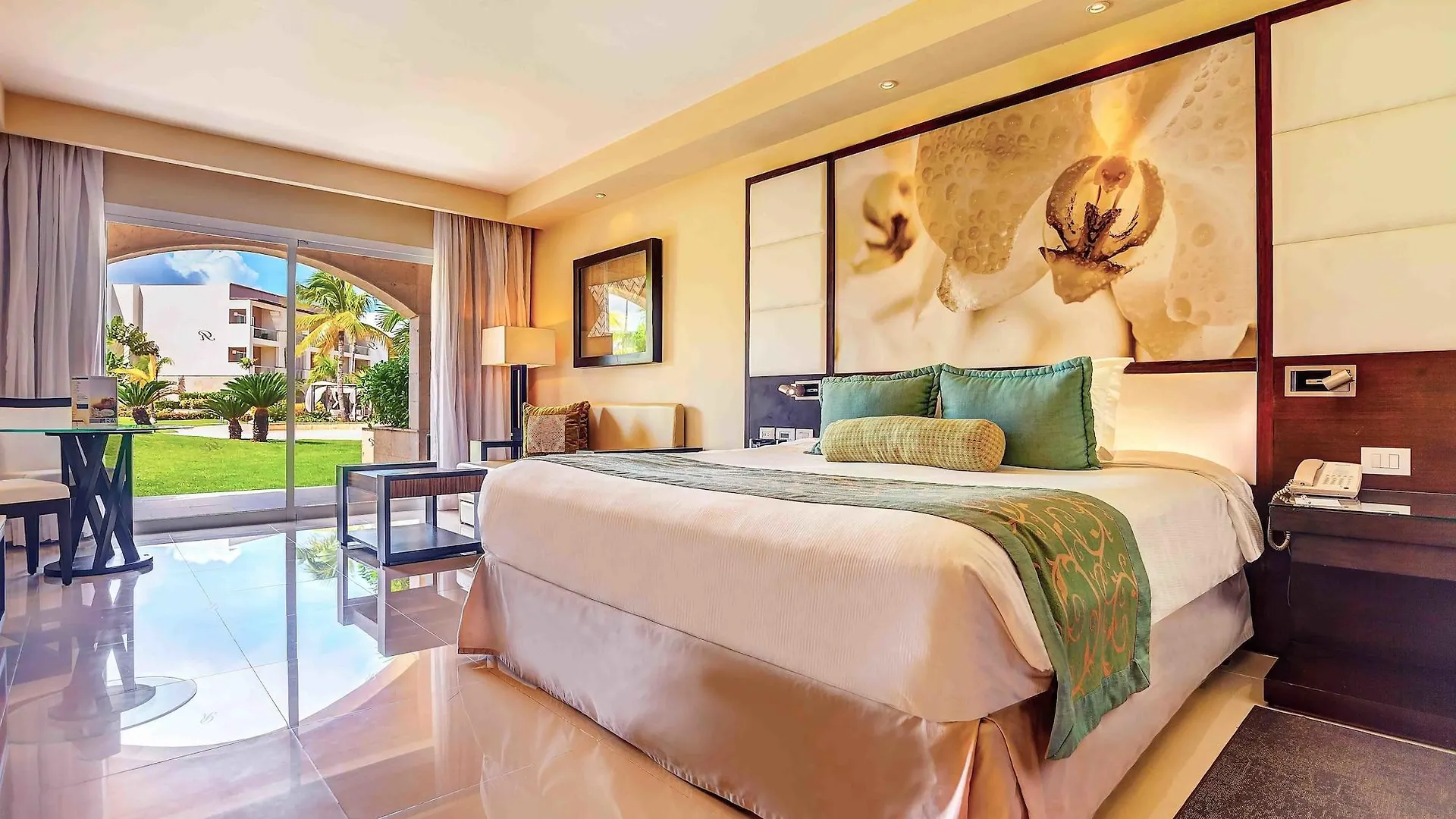 Royalton Punta Cana, An Autograph Collection All-Inclusive Resort & Casino ババロ