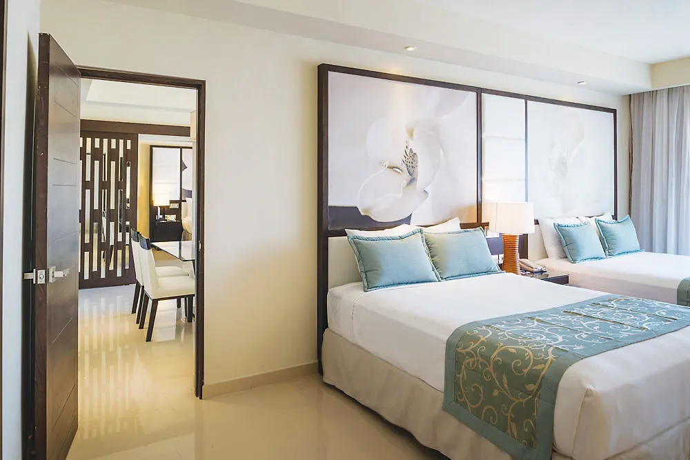 فندق Royalton Punta Cana, An Autograph Collection All-Inclusive Resort & Casino بافارو