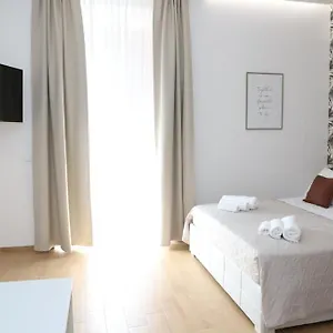 Apartament Superior House Katania
