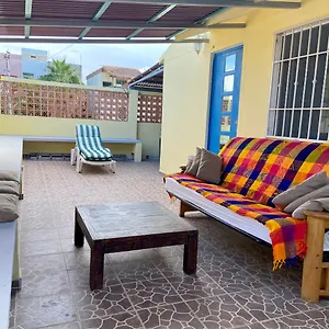 Проживание в семье Casa Kini En